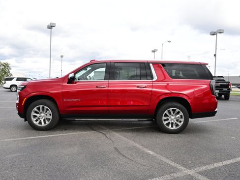 New 2026 Chevrolet Suburban Premier w/ Sun And Tow Package AWD/4WD image 5
