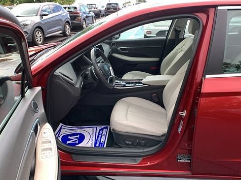 Certified 2023 Hyundai Sonata Limited FWD image 9