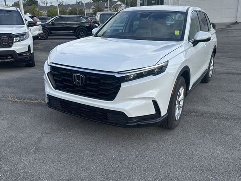 Used 2023 Honda CR-V LX image 1