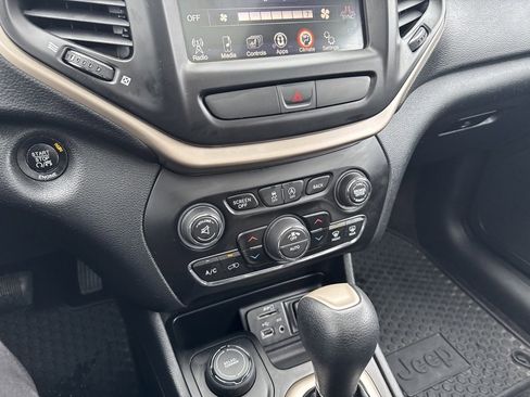 Used 2016 Jeep Cherokee 75th Anniversary image 26