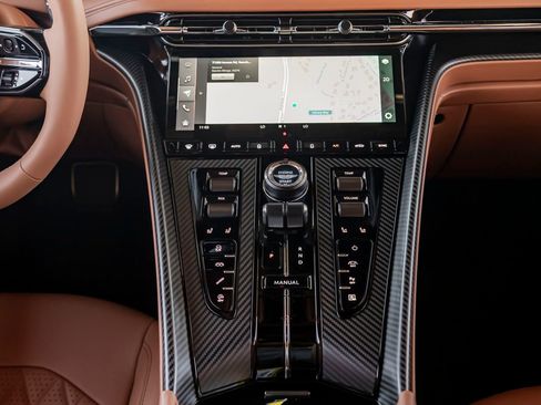 Used 2026 Aston Martin DB12 Coupe RWD image 9