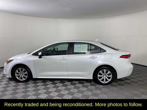 Used 2026 Toyota Corolla LE FWD image 5