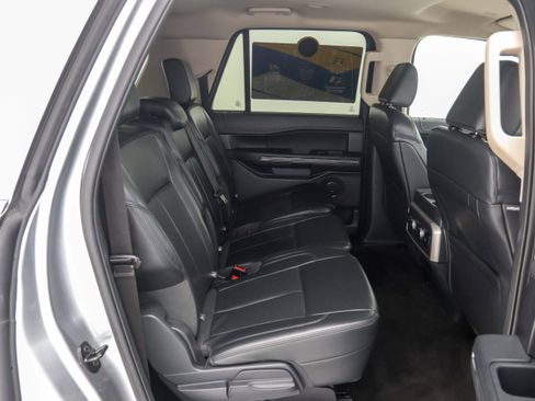 Used 2023 Ford Expedition Max XLT image 15
