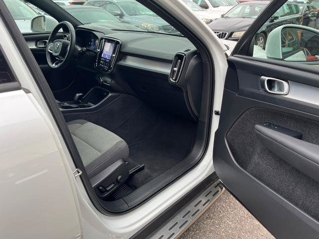 Used 2023 Volvo XC40 B5 Core AWD/4WD image 16