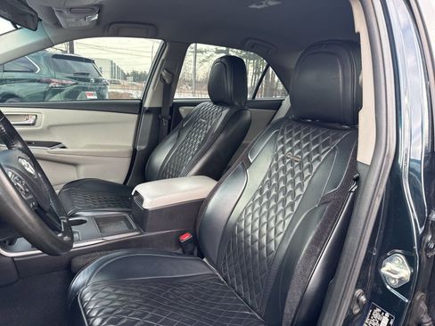 Used 2016 Toyota Camry SE image 12