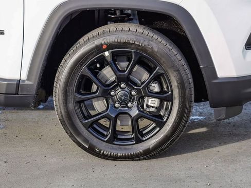 New 2026 Jeep Compass Latitude image 11