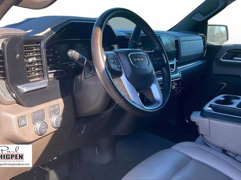 Used 2025 GMC Sierra 1500 SLT image 13