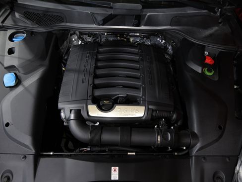 Used 2016 Porsche Cayenne image 27