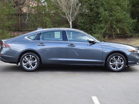 Certified 2023 Honda Accord EX image 32