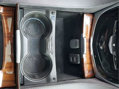 Used 2017 Cadillac Escalade Luxury image 43