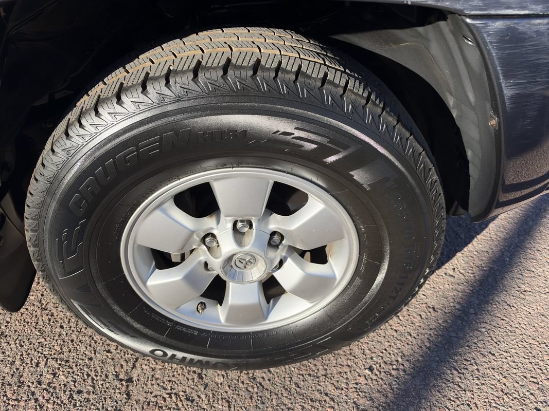 Used 2004 Toyota 4Runner SR5 RWD image 10