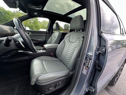 Used 2024 Kia Sorento SX Prestige w/ Sage Leather Package AWD/4WD image 29