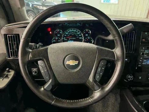 Used 2017 Chevrolet Express 2500 image 6