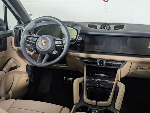 New 2026 Porsche Cayenne GTS image 21