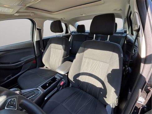 Used 2018 Ford Focus SEL image 14