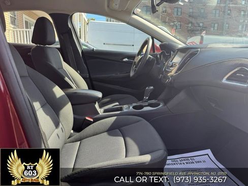 Used 2016 Chevrolet Cruze LT w/ Convenience Package image 16