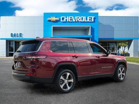 Used 2024 Jeep Grand Cherokee L Limited AWD/4WD image 3