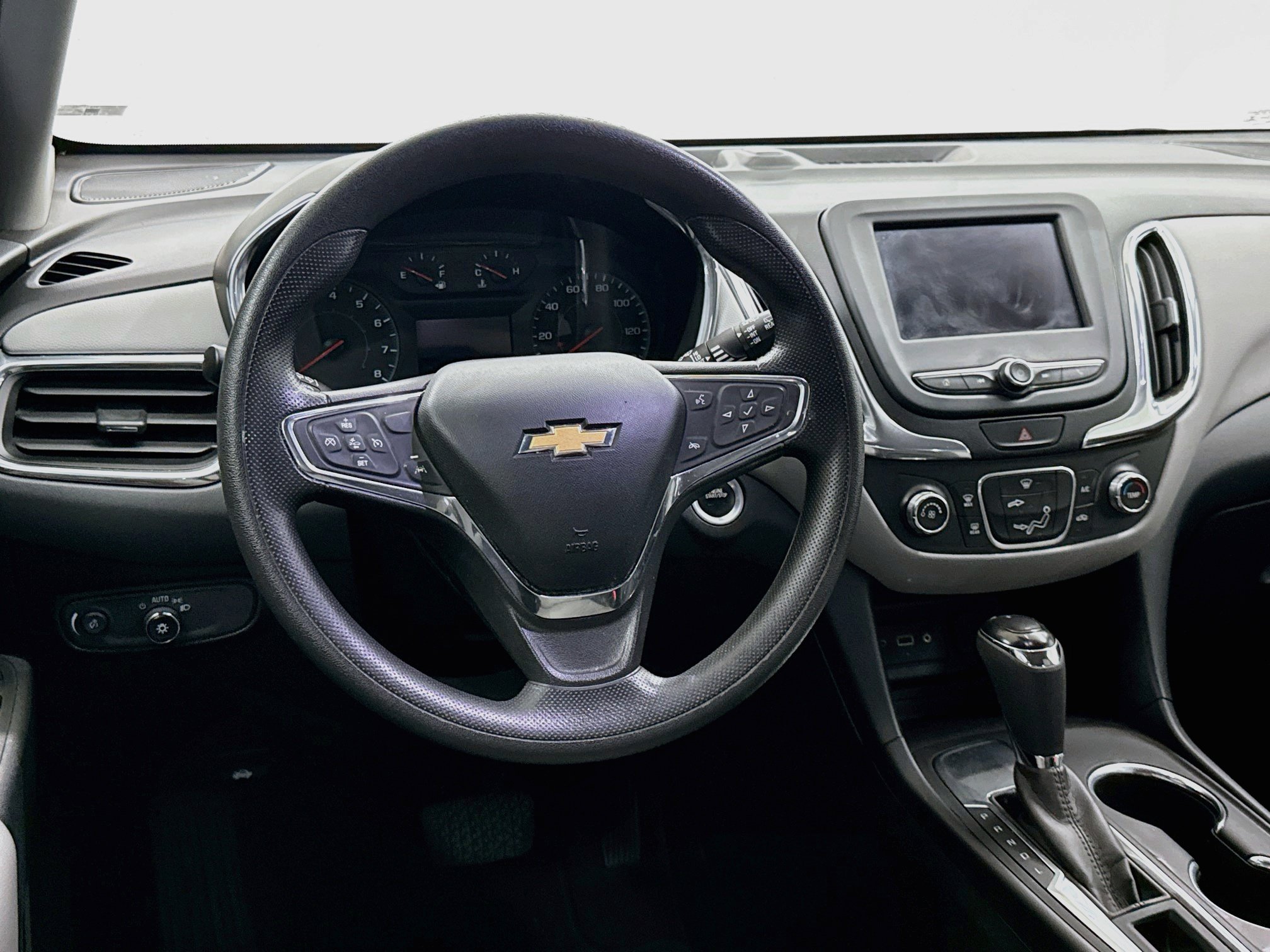 Used 2020 Chevrolet Equinox LS w/ LS Convenience Package FWD image 17