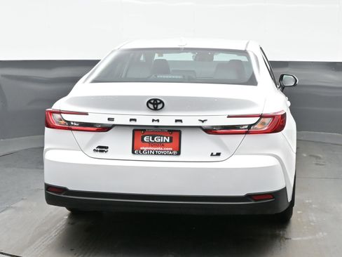 Used 2025 Toyota Camry LE w/ Convenience Package image 5