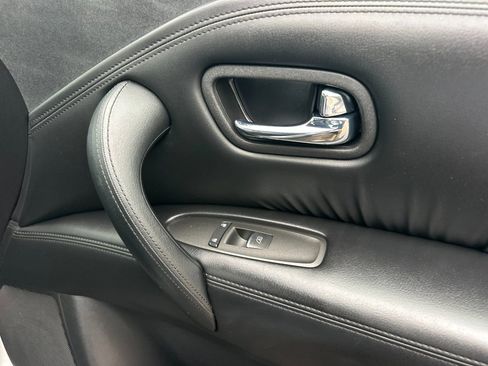 Used 2024 Nissan Armada SV image 20