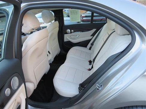 Used 2021 Mercedes-Benz E 350 4MATIC Sedan image 22