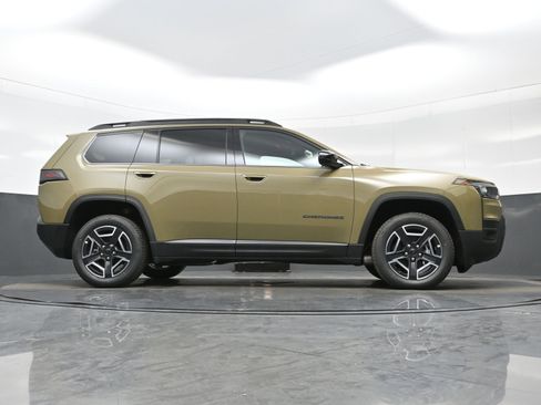 New 2026 Jeep Cherokee Laredo image 16