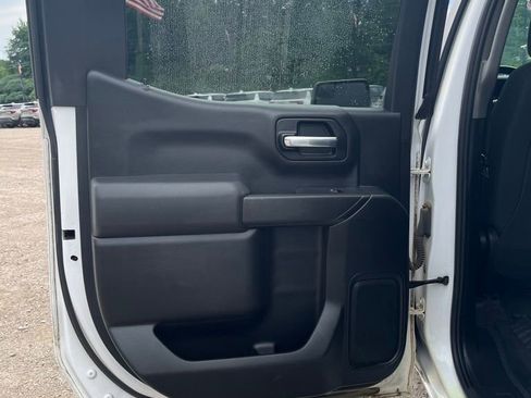 Used 2020 Chevrolet Silverado 1500 Custom w/ Custom Value Package image 21