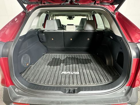 Used 2020 Toyota RAV4 XLE Premium image 24