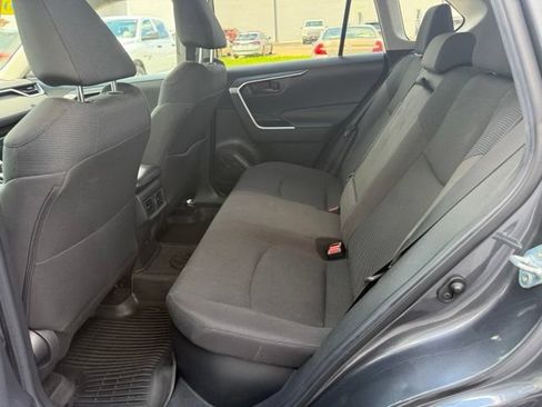 Used 2023 Toyota RAV4 LE AWD/4WD image 18