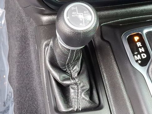 Used 2024 Jeep Wrangler Unlimited AWD/4WD image 22