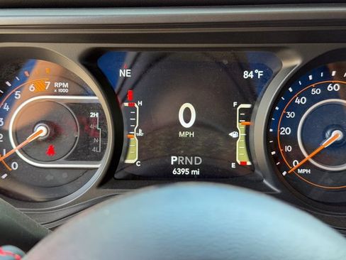 Used 2024 Jeep Wrangler Unlimited Rubicon w/ Technology Group AWD/4WD image 13