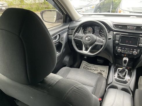 Used 2019 Nissan Rogue SV AWD/4WD image 19