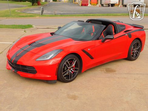 Used 2018 Chevrolet Corvette Stingray Coupe w/ 1LT image 3