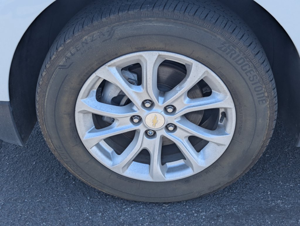 Used 2021 Chevrolet Equinox LS AWD/4WD image 11