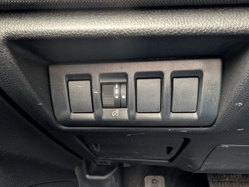 Used 2025 Subaru Outback Premium AWD/4WD image 29