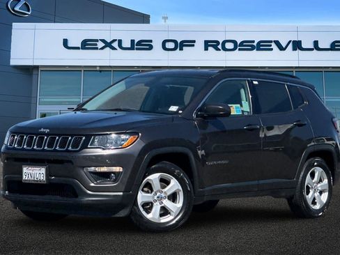Used 2018 Jeep Compass Latitude w/ Popular Equipment Group FWD image 1