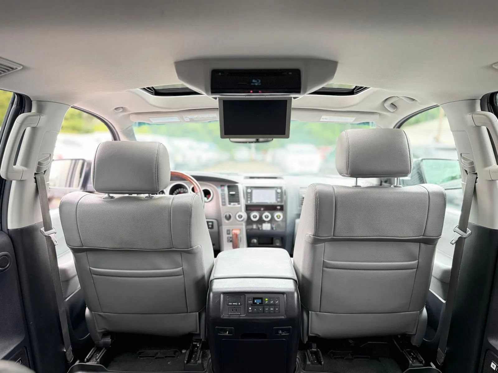 Used 2017 Toyota Sequoia Platinum AWD/4WD image 27