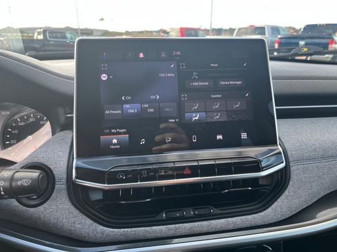 Used 2022 Jeep Compass Latitude image 21