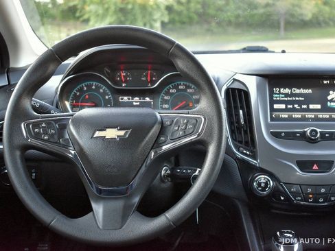 Used 2018 Chevrolet Cruze LT w/ LT Fleet Convenience Package FWD image 19