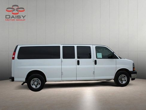 Used 2019 Chevrolet Express 3500 LT w/ LT Preferred Equipment Group image 4