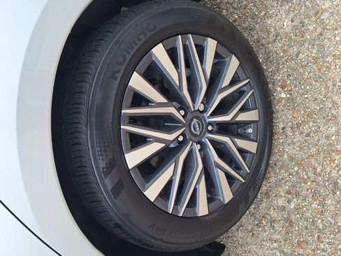 Used 2023 Nissan Altima 2.5 SV w/ SV Premium Package FWD image 26