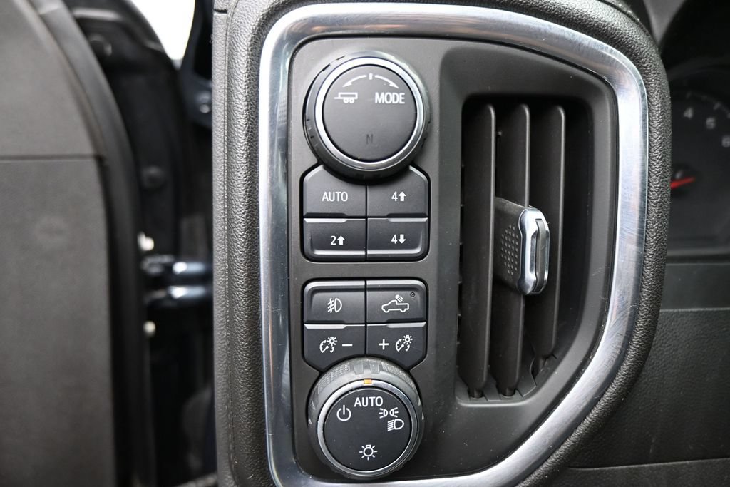 Used 2021 Chevrolet Silverado 1500 RST AWD/4WD image 12