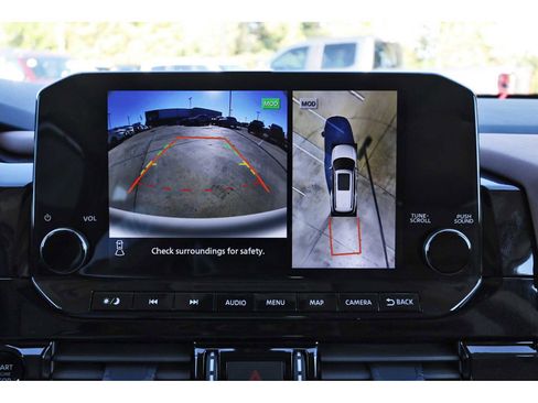 Used 2025 Nissan Pathfinder Platinum w/ Cargo Package image 24