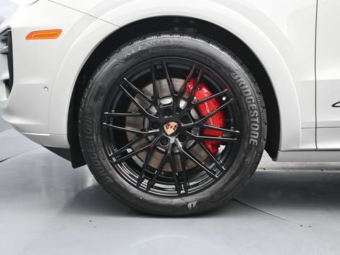New 2026 Porsche Cayenne GTS AWD/4WD image 8