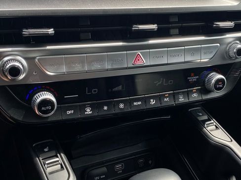 Certified 2025 Kia Telluride S AWD/4WD image 17