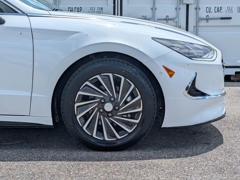 Used 2023 Hyundai Sonata Limited w/ Cargo Package FWD image 11