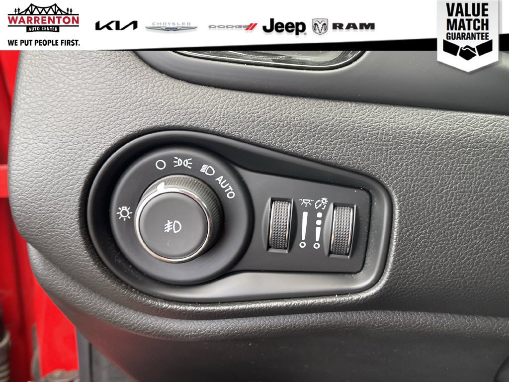 Used 2018 Jeep Renegade Altitude AWD/4WD image 27