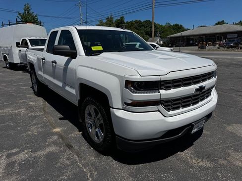 Used 2018 Chevrolet Silverado 1500 Custom w/ Custom Value Package AWD/4WD image 8