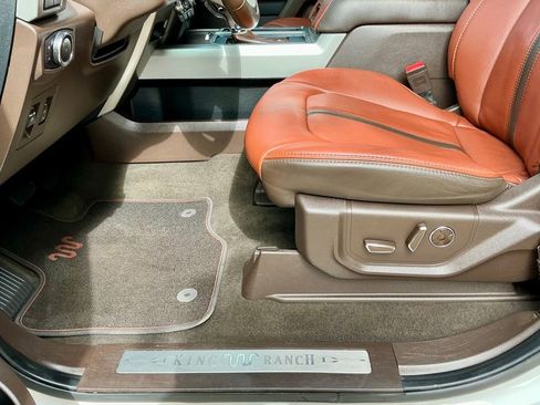 Used 2019 Ford F150 King Ranch w/ Equipment Group 601A Luxury AWD/4WD image 43