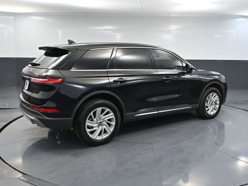 Used 2024 Lincoln Corsair AWD image 5